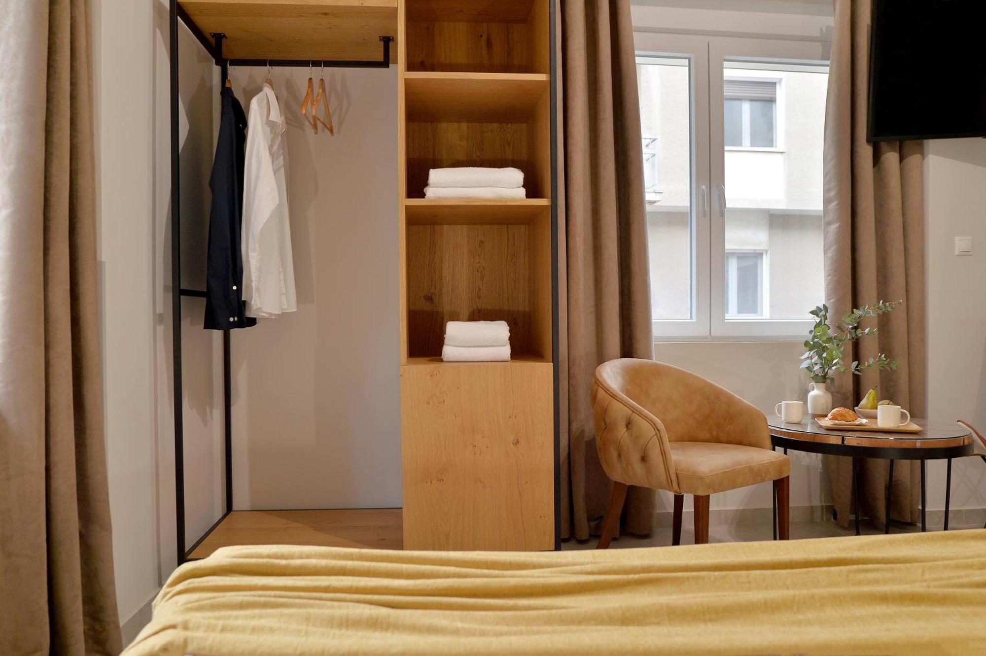 Alekos 2 Netflix, Self Check-in Apartment *